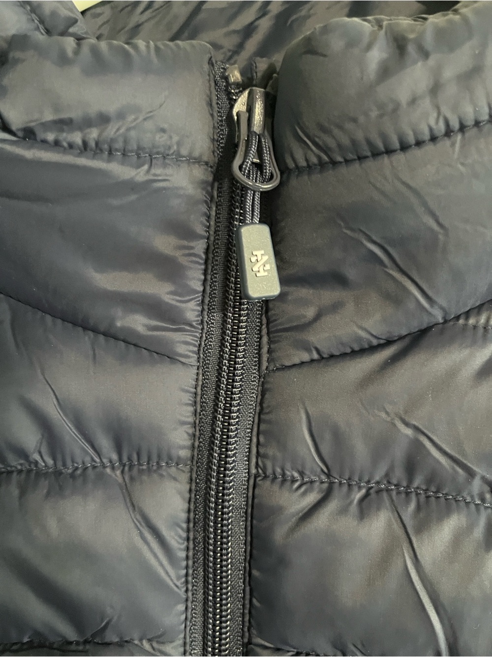 Izod Puffer Vest with Stand Collar- Large - Picture 3 of 6